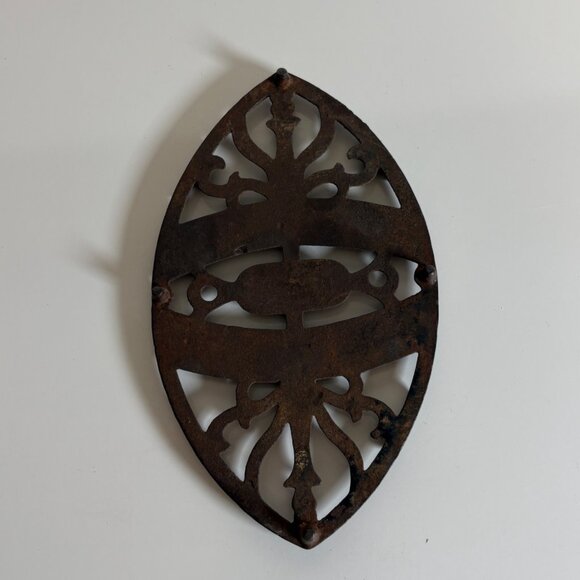 Simmons Special Cast Iron Trivet Footed Ornate Design Vintage - Picture 2 of 4